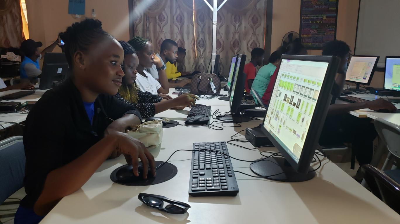 Students in a computer class at Juba Hall